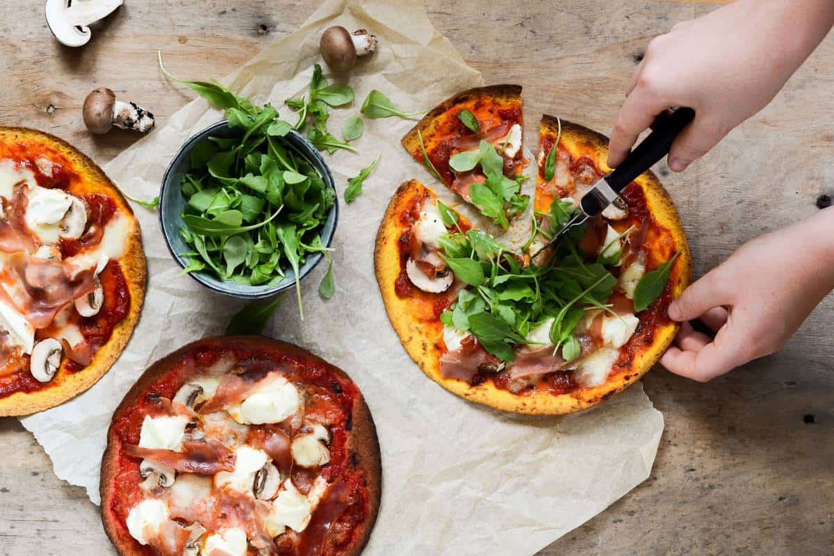 Taco Fredag Mexicanske Burritos Tortizza met champignon en serranoham
